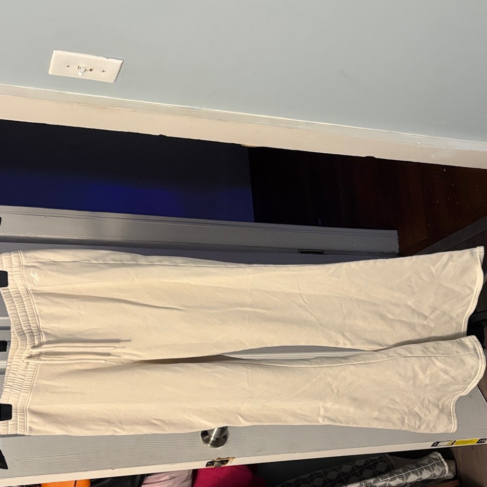 Hollister Cream Sweatpants